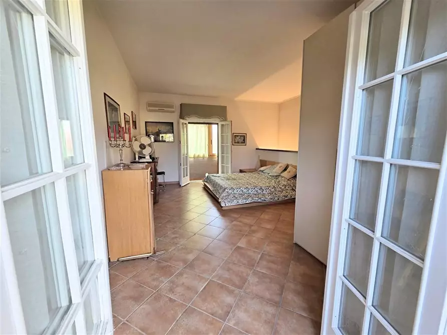 Immagine 18 di Villetta a schiera in vendita  a Massa