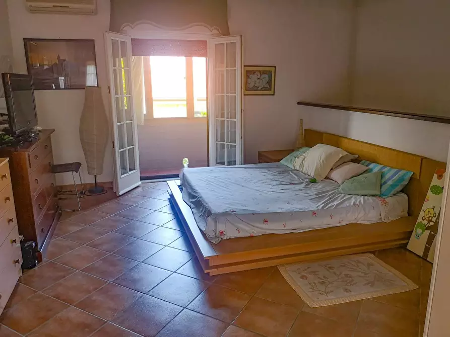 Immagine 11 di Appartamento in vendita  a Massa