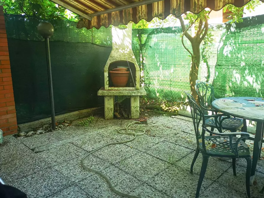 Immagine 7 di Appartamento in vendita  a Massa