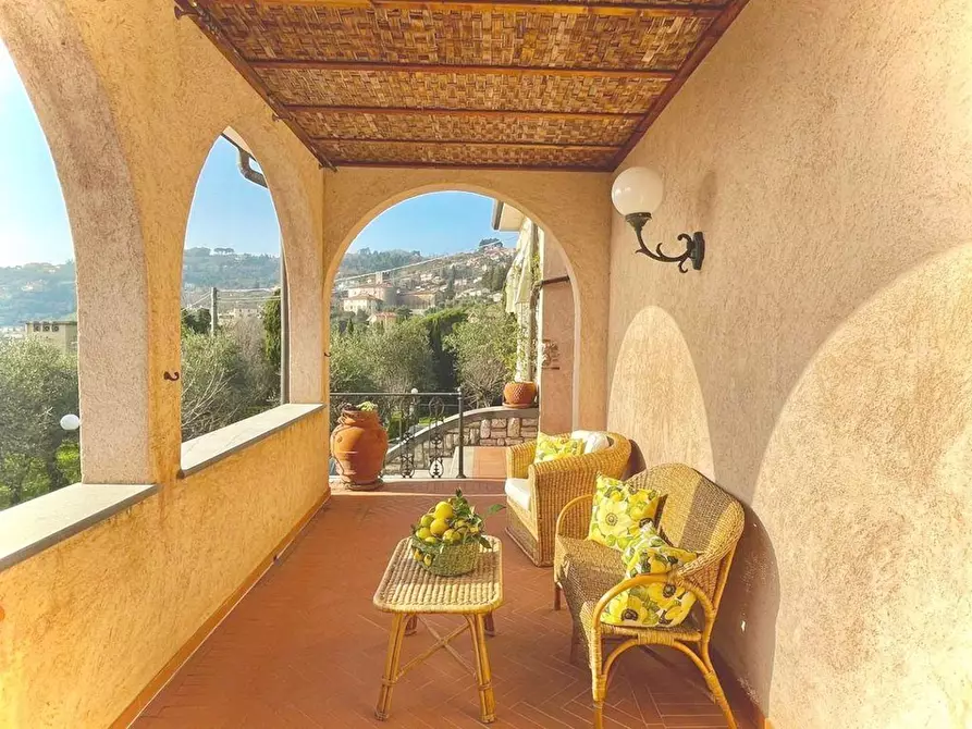 Immagine 12 di Villa in vendita  a Massarosa
