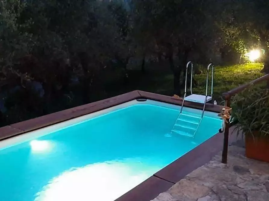 Immagine 4 di Villa in vendita  a Massarosa