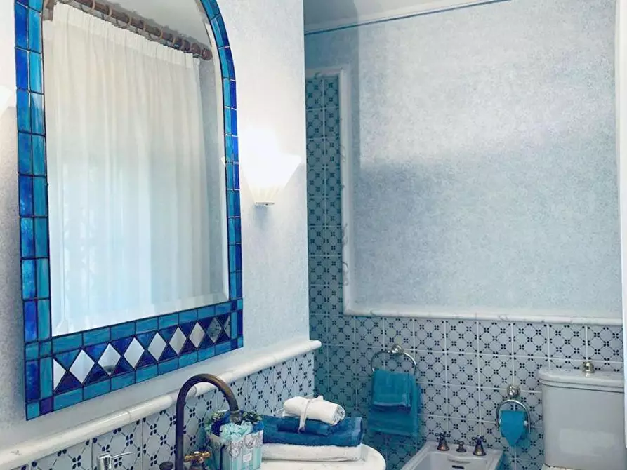 Immagine 33 di Villa in vendita  a Massarosa