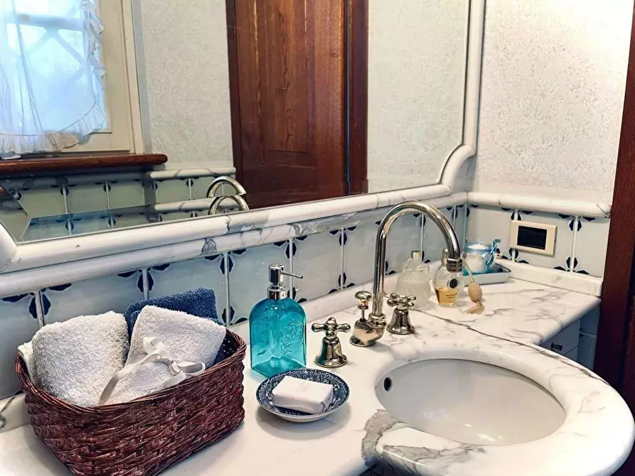 Immagine 31 di Villa in vendita  a Massarosa