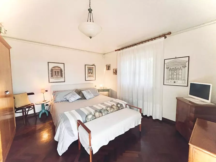 Immagine 22 di Villa in vendita  a Massarosa