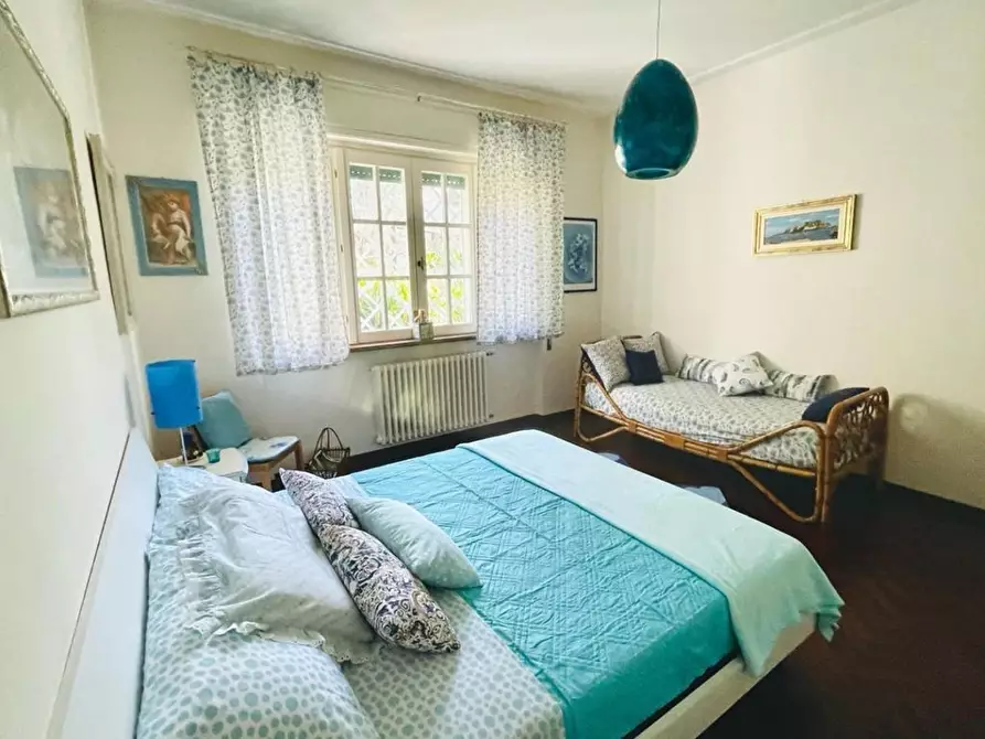 Immagine 26 di Villa in vendita  a Massarosa