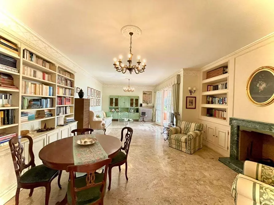 Immagine 9 di Villa in vendita  a Massarosa