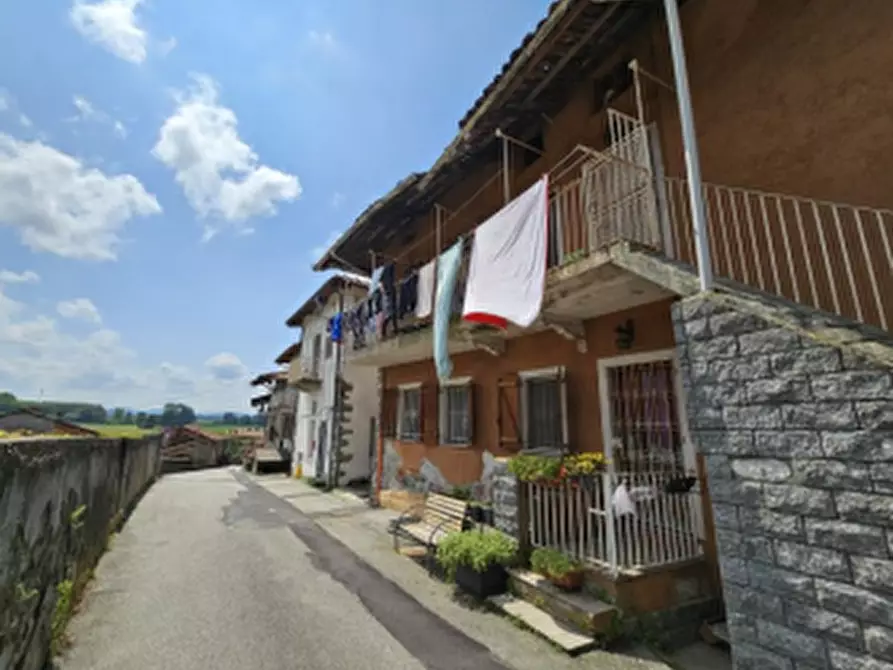 Immagine 2 di Terratetto in vendita  a Palazzo Canavese