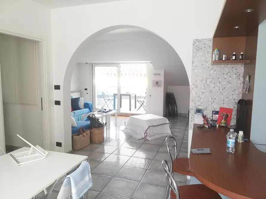 Immagine 3 di Appartamento in vendita  a Massa