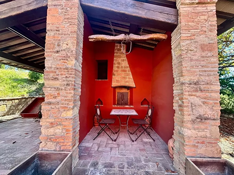 Immagine 25 di Casa colonica in vendita  a Fauglia