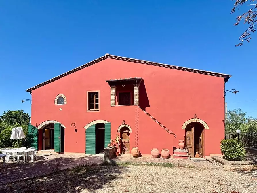 Immagine 11 di Casa colonica in vendita  a Fauglia