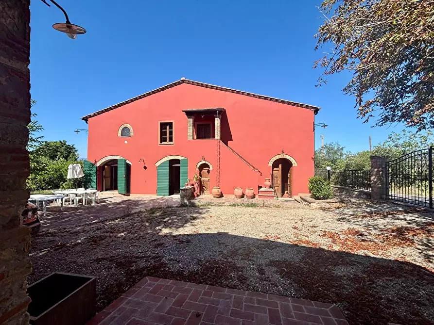 Immagine 12 di Casa colonica in vendita  a Fauglia