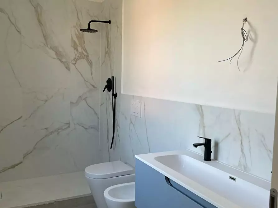 Immagine 18 di Villetta a schiera in vendita  a Crespina Lorenzana