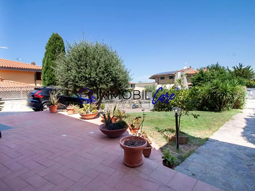 Immagine 2 di Appartamento in vendita  a Livorno