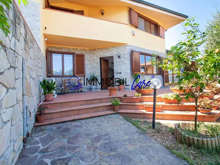 Immagine 3 di Appartamento in vendita  a Livorno