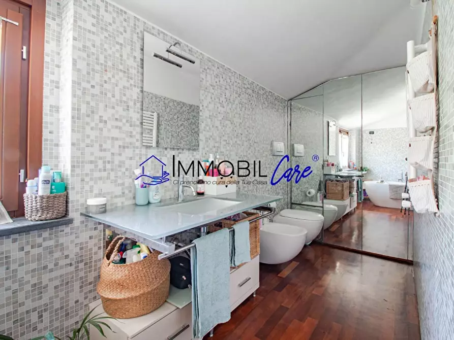 Immagine 24 di Appartamento in vendita  a Livorno