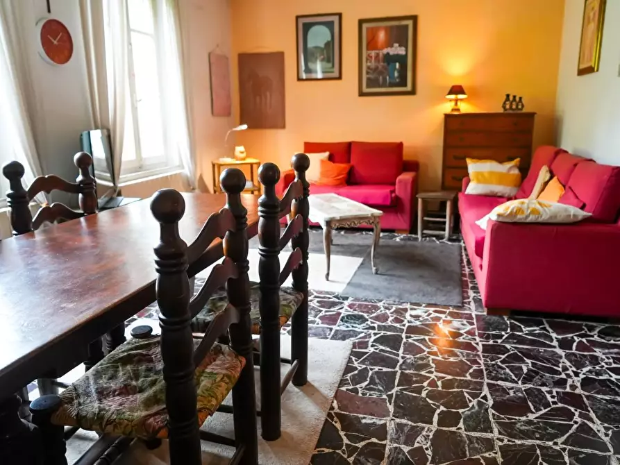 Immagine 4 di Villa in vendita  a Massa