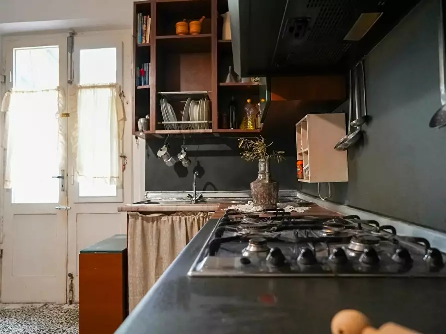 Immagine 12 di Villa in vendita  a Massa