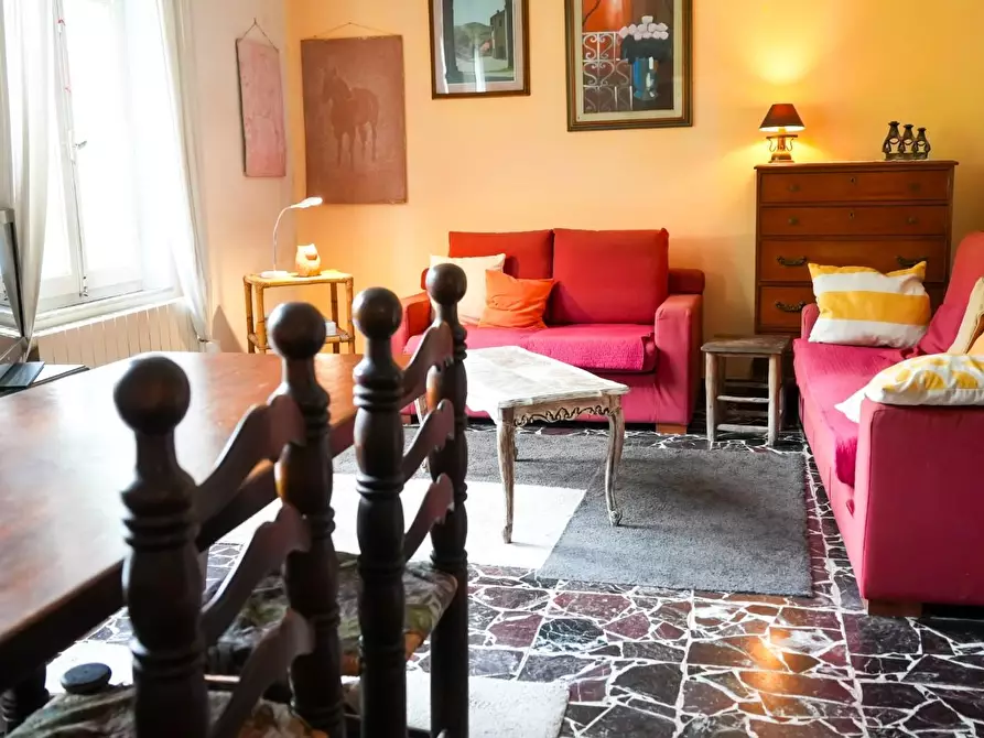 Immagine 5 di Villa in vendita  a Massa