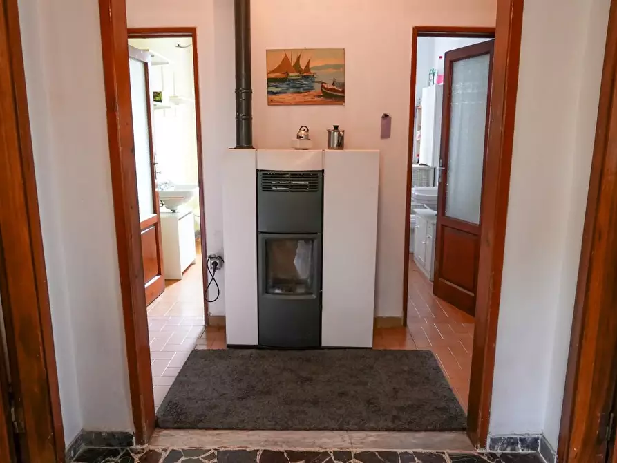 Immagine 16 di Villa in vendita  a Massa