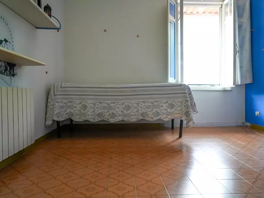 Immagine 22 di Villa in vendita  a Massa