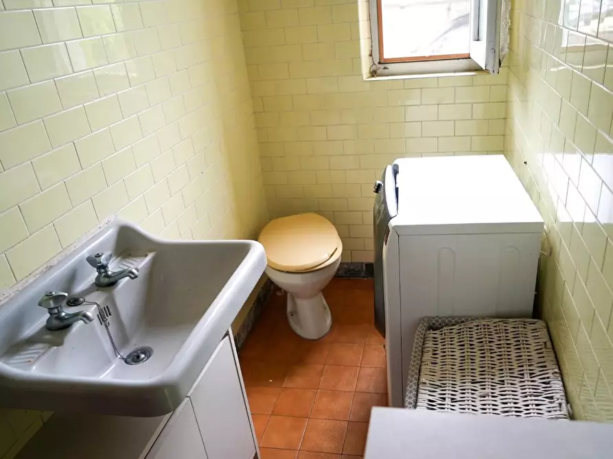 Immagine 26 di Villa in vendita  a Massa