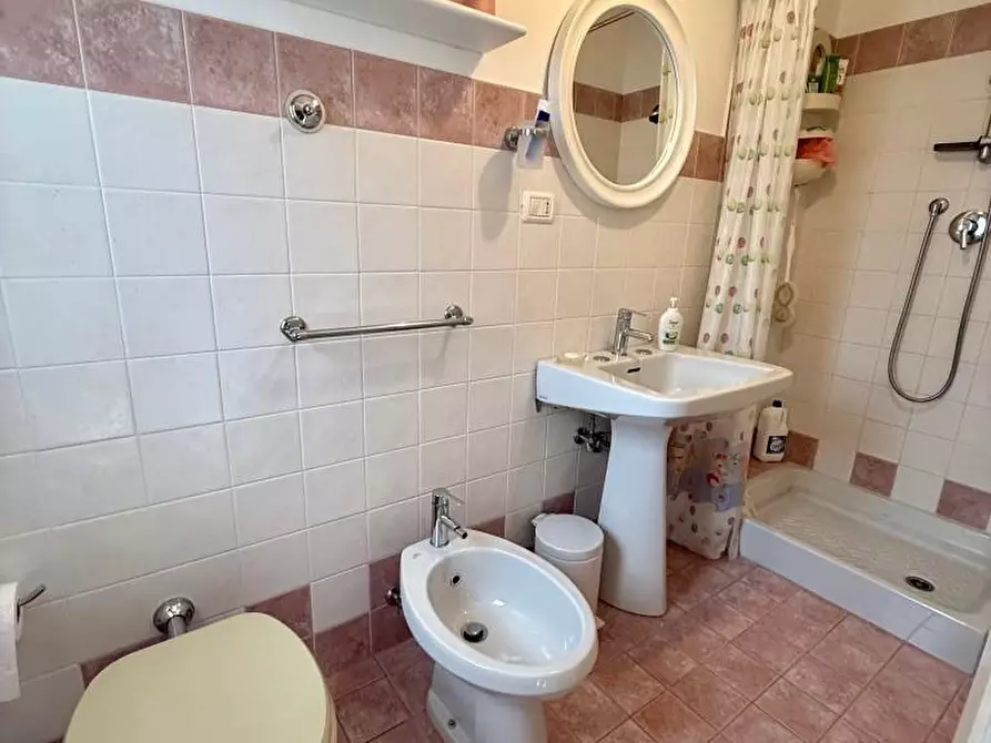 Immagine 22 di Casa indipendente in vendita  a Massa