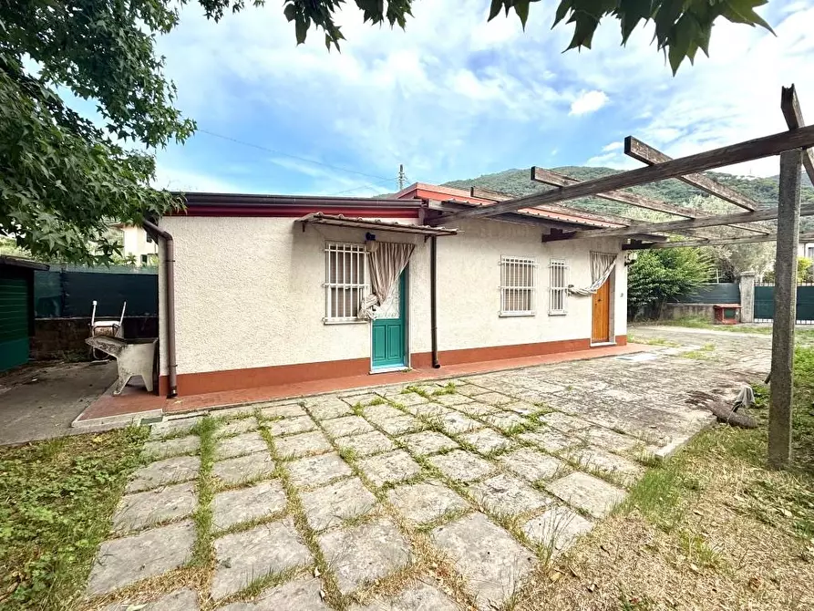 Immagine 2 di Casa indipendente in vendita  a Massa