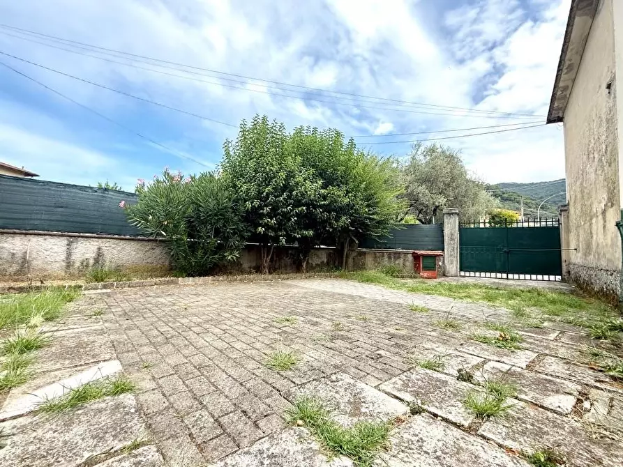 Immagine 3 di Casa indipendente in vendita  a Massa