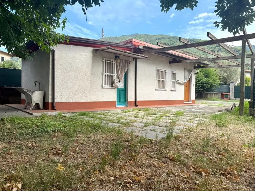 Immagine 5 di Casa indipendente in vendita  a Massa