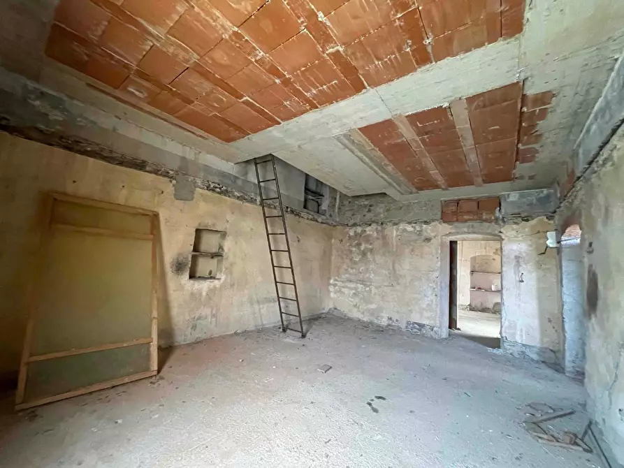 Immagine 7 di Casa bifamiliare in vendita  a Castelnuovo Magra