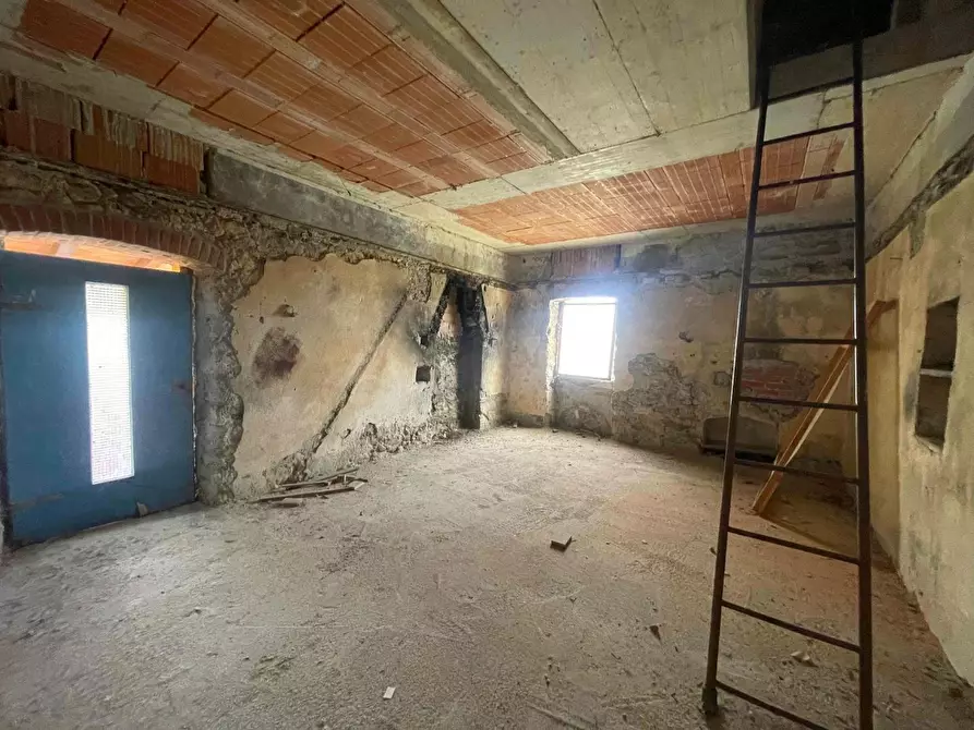 Immagine 6 di Casa bifamiliare in vendita  a Castelnuovo Magra