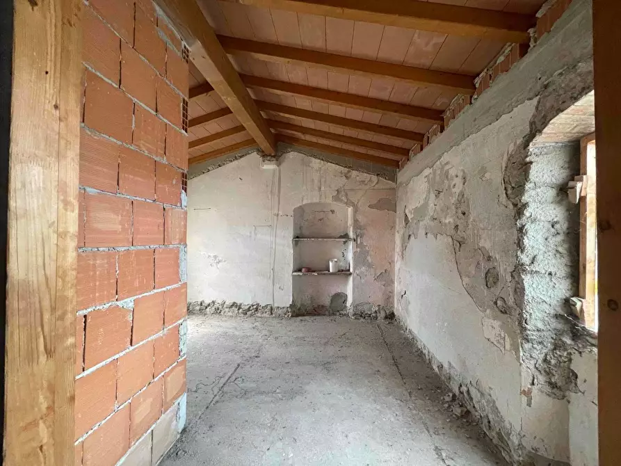 Immagine 11 di Casa bifamiliare in vendita  a Castelnuovo Magra