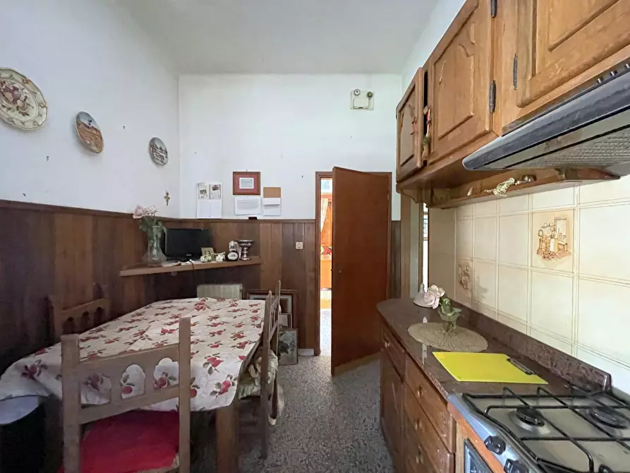 Immagine 9 di Casa indipendente in vendita  a Camaiore