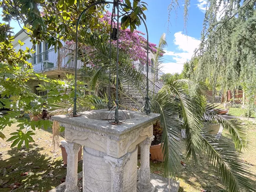 Immagine 15 di Casa indipendente in vendita  a Camaiore