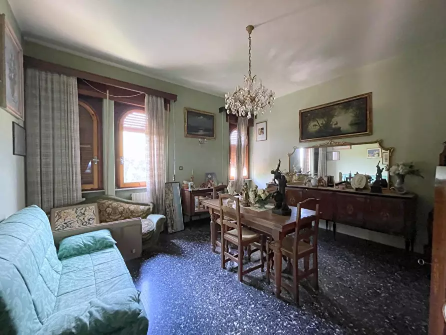 Immagine 12 di Casa indipendente in vendita  a Camaiore