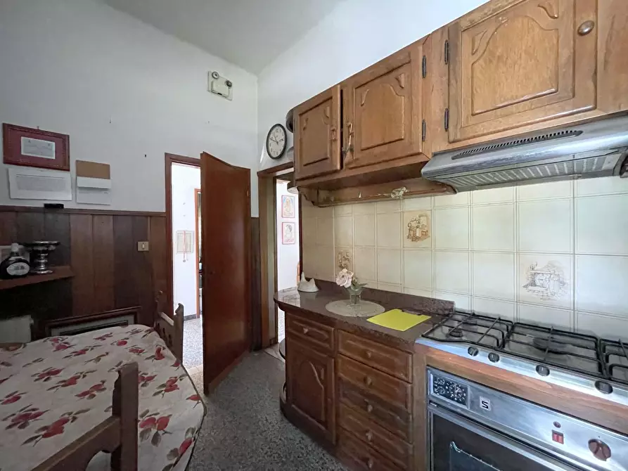 Immagine 8 di Casa indipendente in vendita  a Camaiore