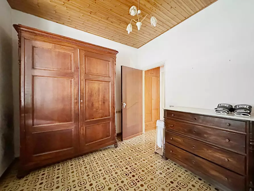 Immagine 16 di Appartamento in vendita  a Lucca