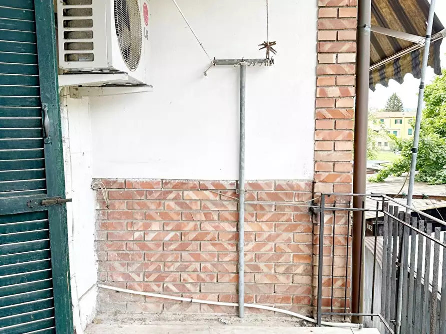 Immagine 10 di Appartamento in vendita  a Lucca