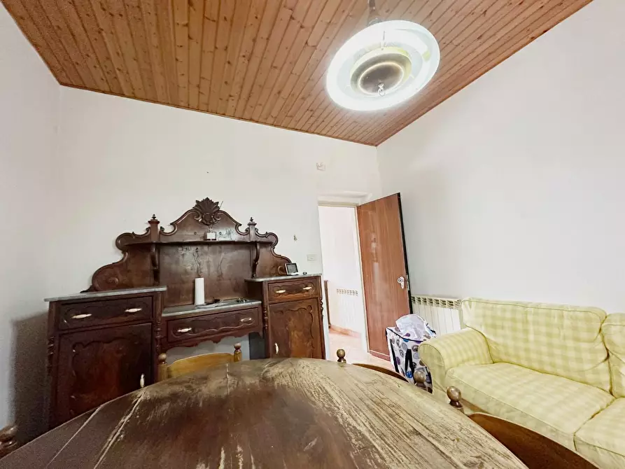 Immagine 4 di Appartamento in vendita  a Lucca