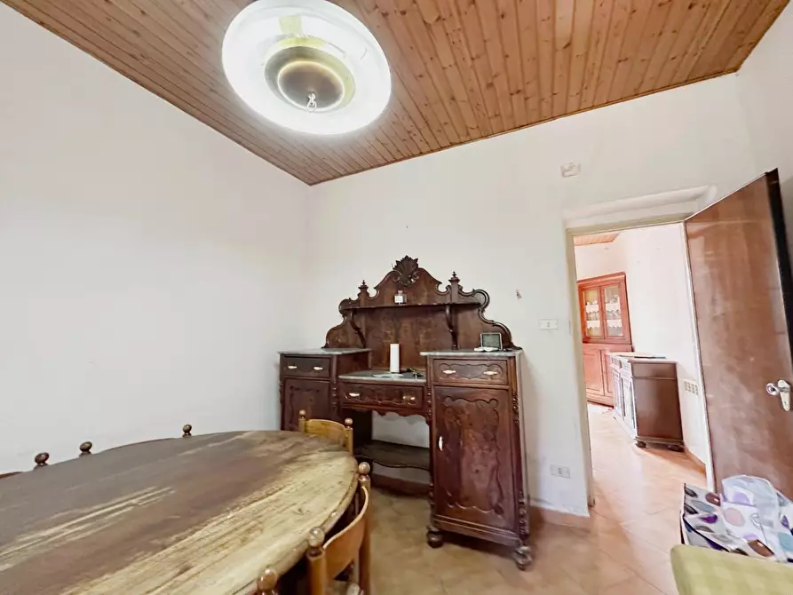 Immagine 6 di Appartamento in vendita  a Lucca