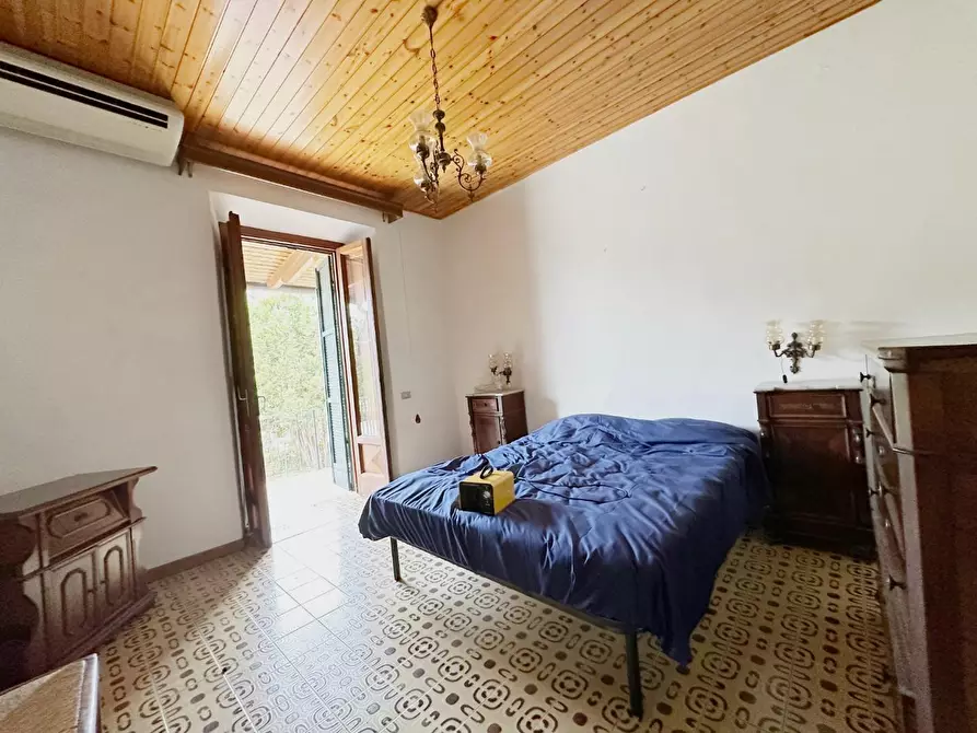 Immagine 13 di Appartamento in vendita  a Lucca