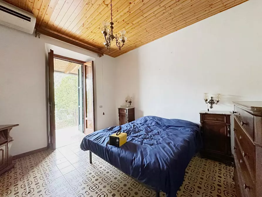 Immagine 9 di Appartamento in vendita  a Lucca