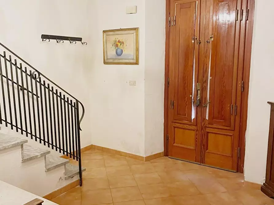 Immagine 1 di Appartamento in vendita  a Lucca