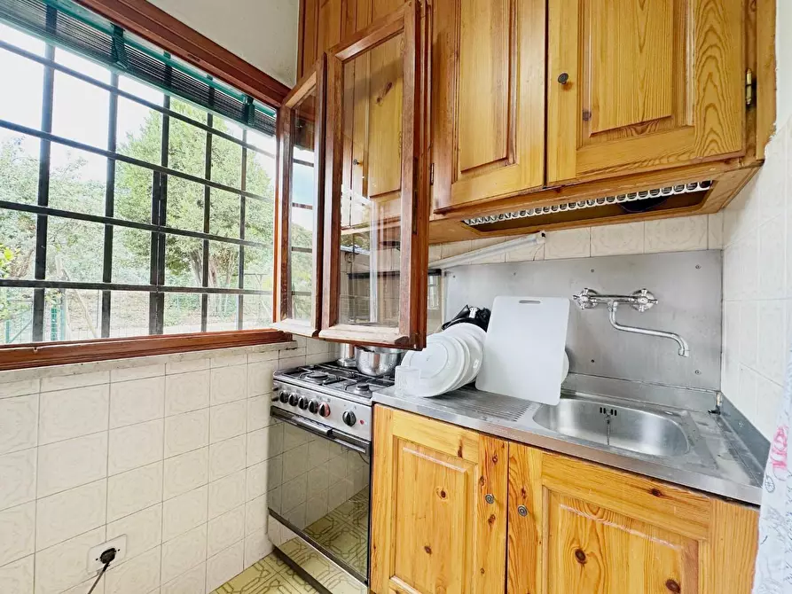 Immagine 5 di Appartamento in vendita  a Lucca