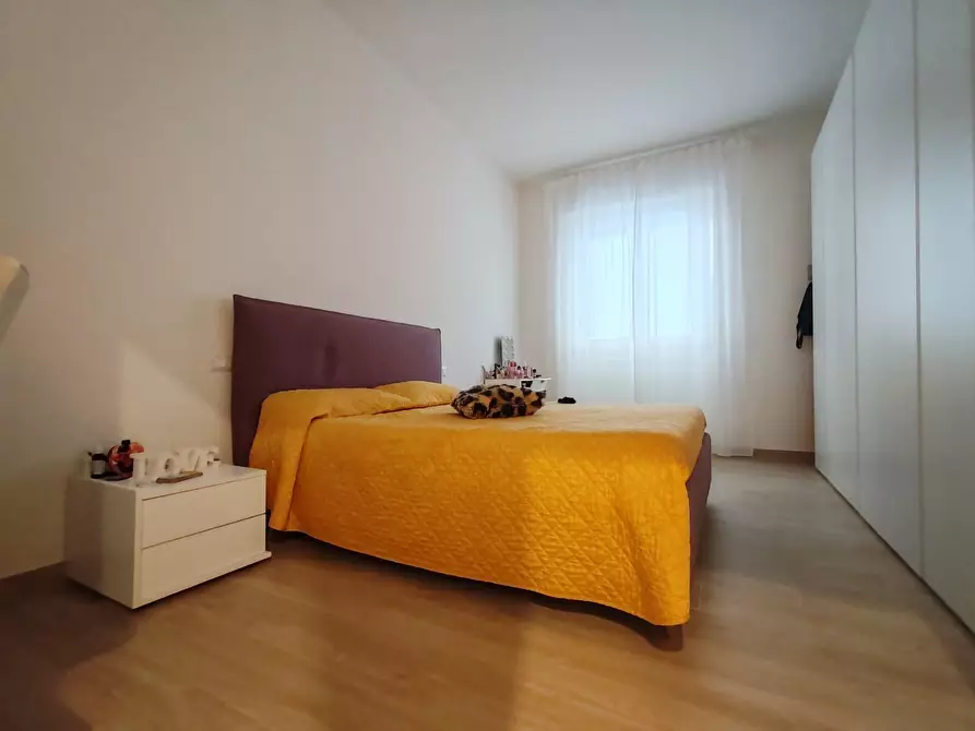 Immagine 3 di Appartamento in vendita  a Massa