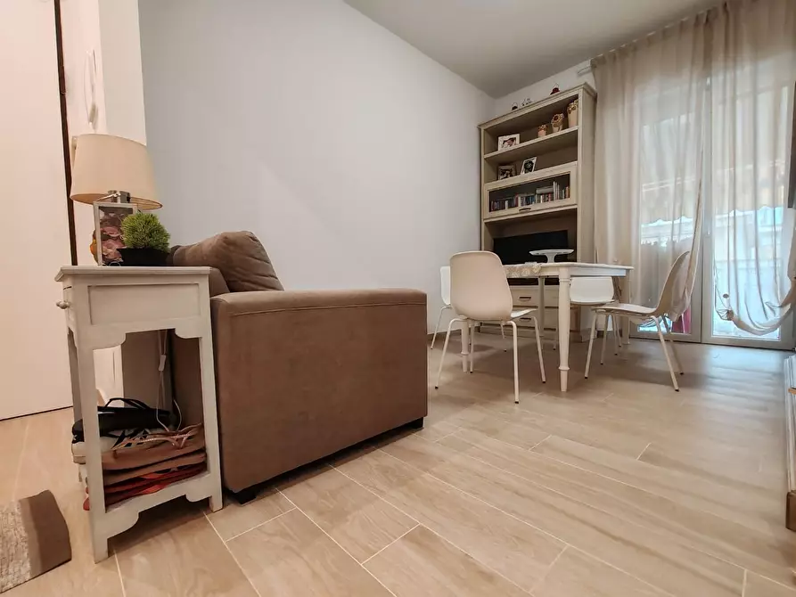 Immagine 1 di Appartamento in vendita  a Massa