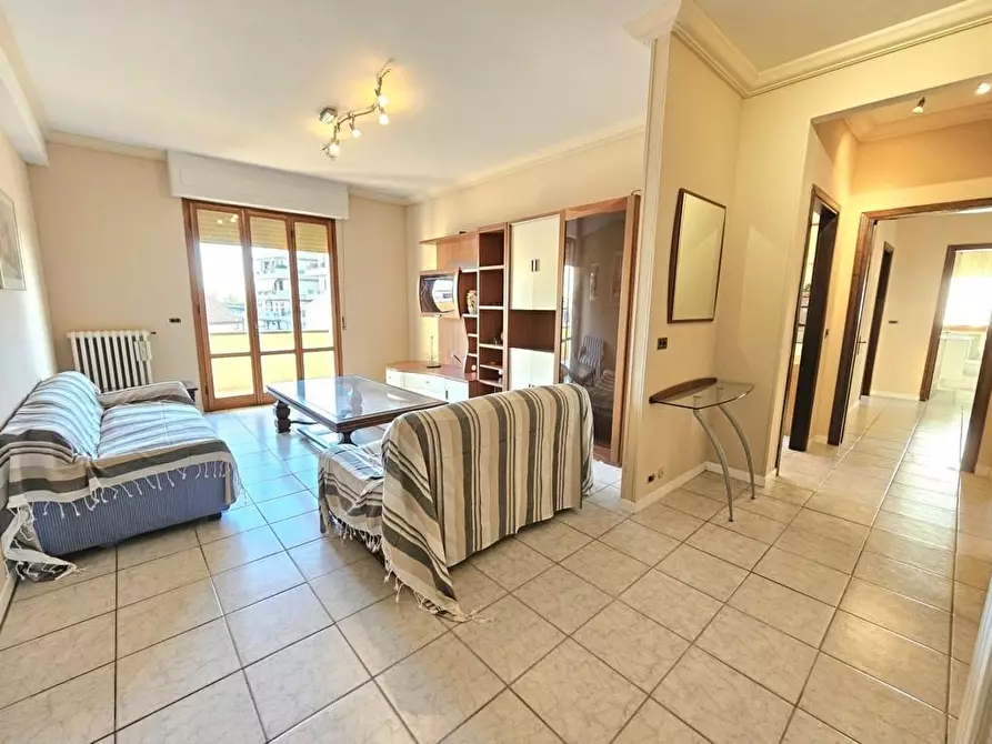 Immagine 1 di Appartamento in vendita  a Massa E Cozzile