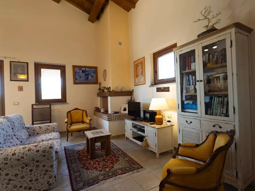 Immagine 4 di Villa in vendita  a Tarquinia