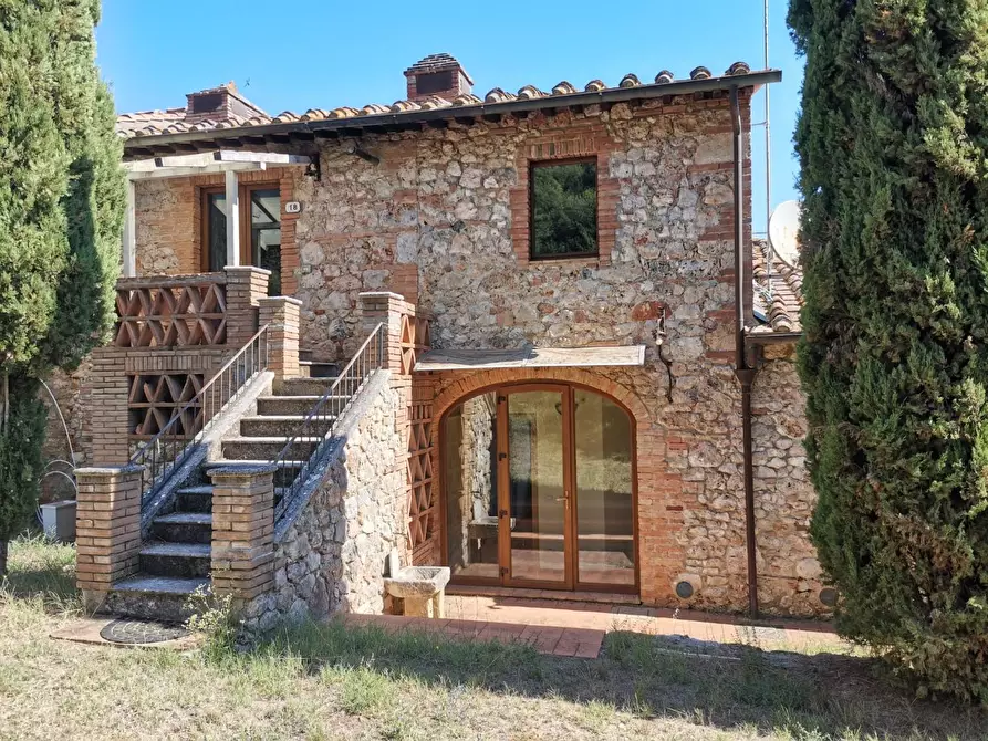 Immagine 12 di Casa colonica in vendita  a Monteriggioni
