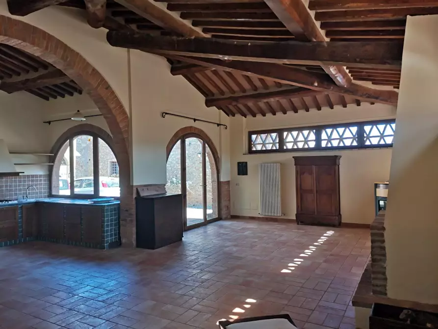 Immagine 2 di Casa colonica in vendita  a Monteriggioni